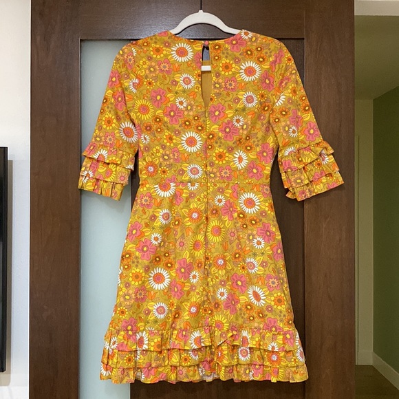 Joanie Clothing Retro Floral Dress with Pockets - Picture 10 of 12